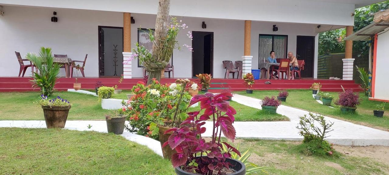 Marari Phoenix Beach Homestay Mararikulam Bagian luar foto