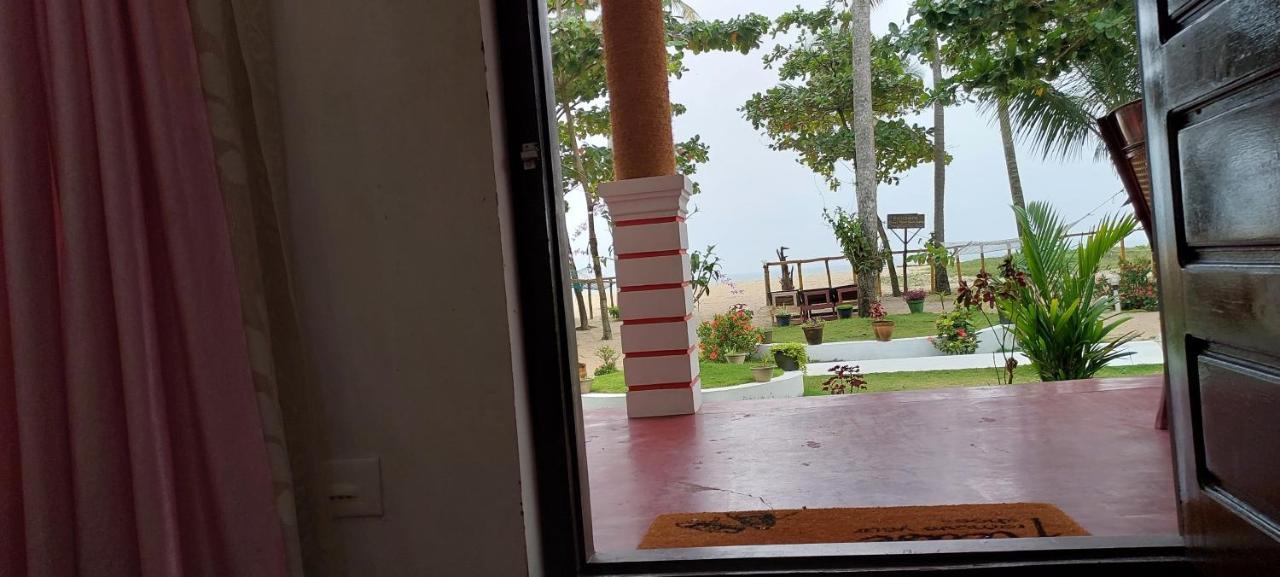 Marari Phoenix Beach Homestay Mararikulam Bagian luar foto