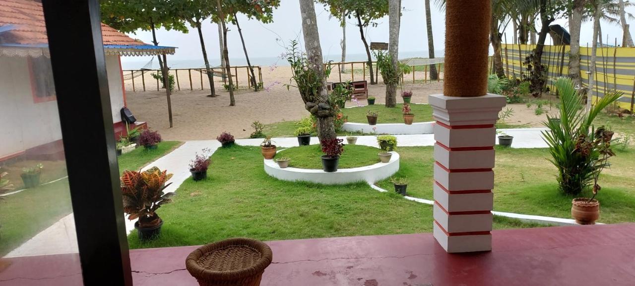 Marari Phoenix Beach Homestay Mararikulam Bagian luar foto