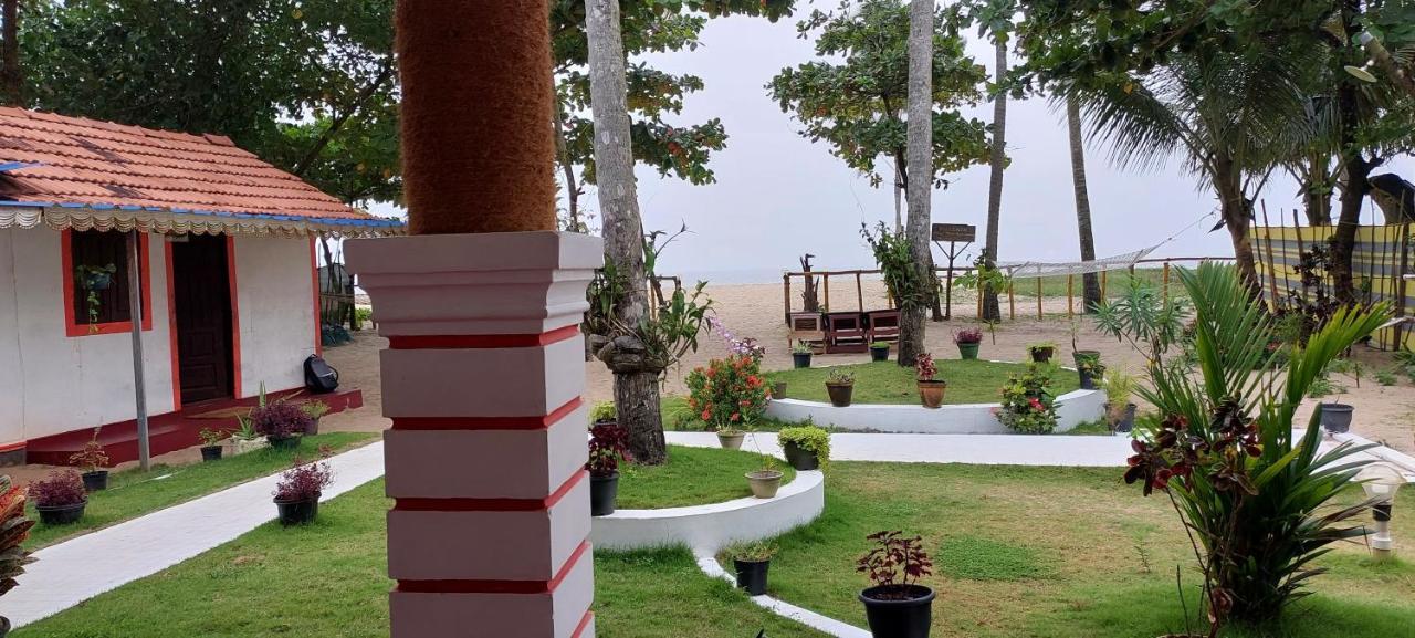 Marari Phoenix Beach Homestay Mararikulam Bagian luar foto