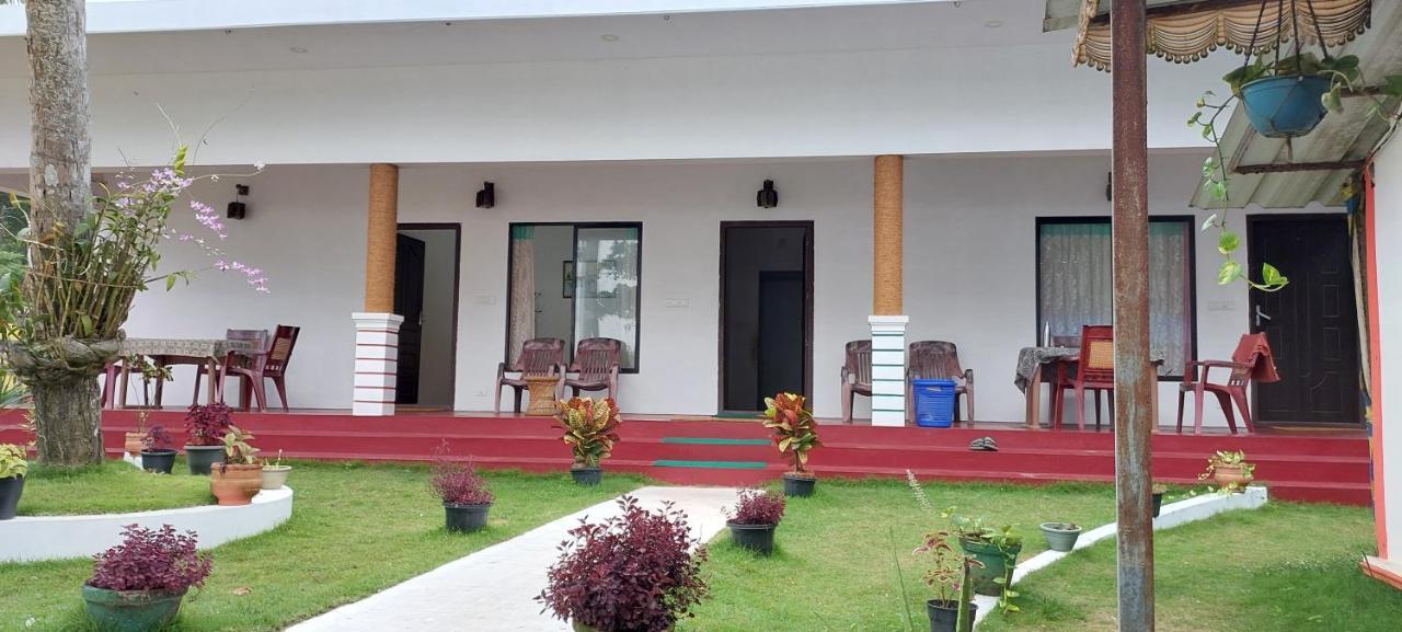 Marari Phoenix Beach Homestay Mararikulam Bagian luar foto