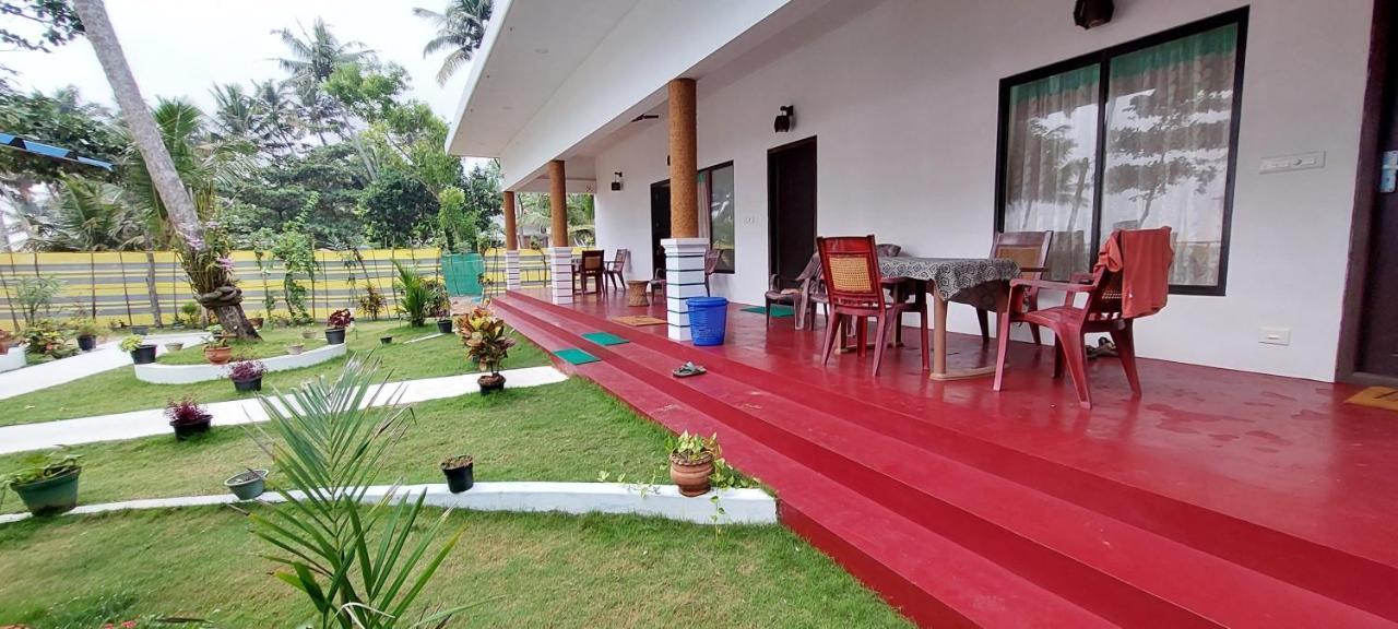 Marari Phoenix Beach Homestay Mararikulam Bagian luar foto