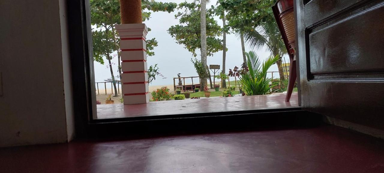 Marari Phoenix Beach Homestay Mararikulam Bagian luar foto