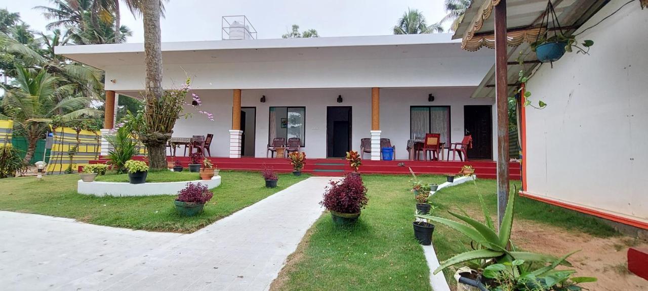 Marari Phoenix Beach Homestay Mararikulam Bagian luar foto