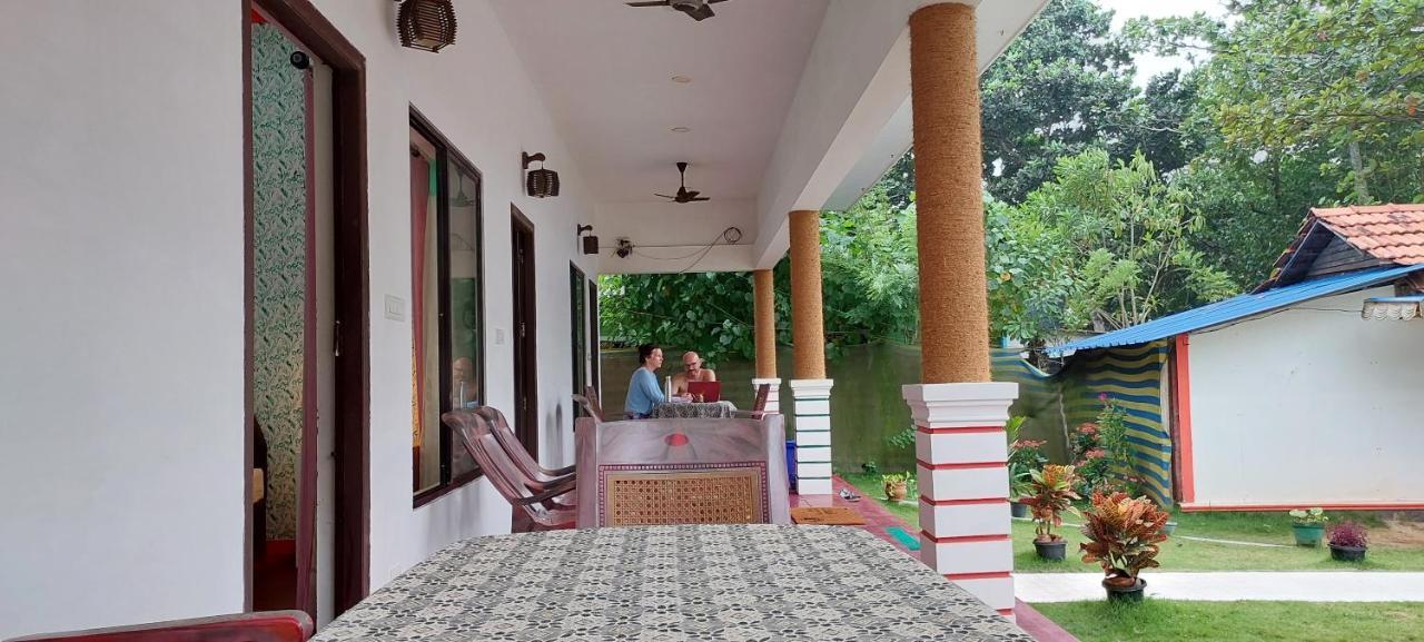 Marari Phoenix Beach Homestay Mararikulam Bagian luar foto