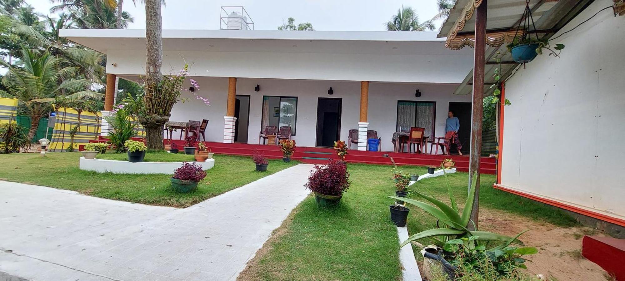 Marari Phoenix Beach Homestay Mararikulam Bagian luar foto