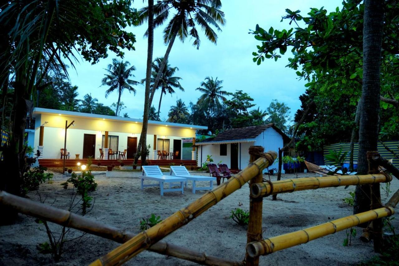 Marari Phoenix Beach Homestay Mararikulam Bagian luar foto