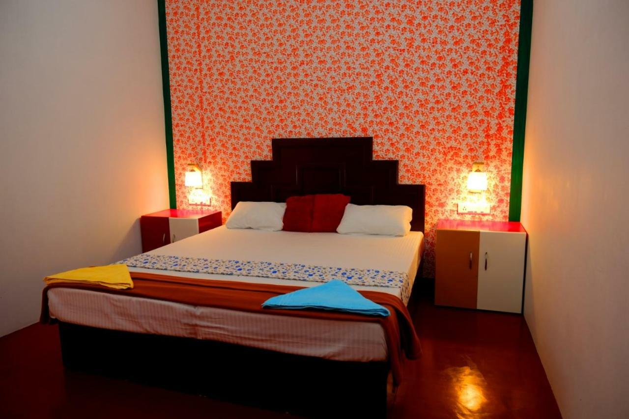 Marari Phoenix Beach Homestay Mararikulam Bagian luar foto