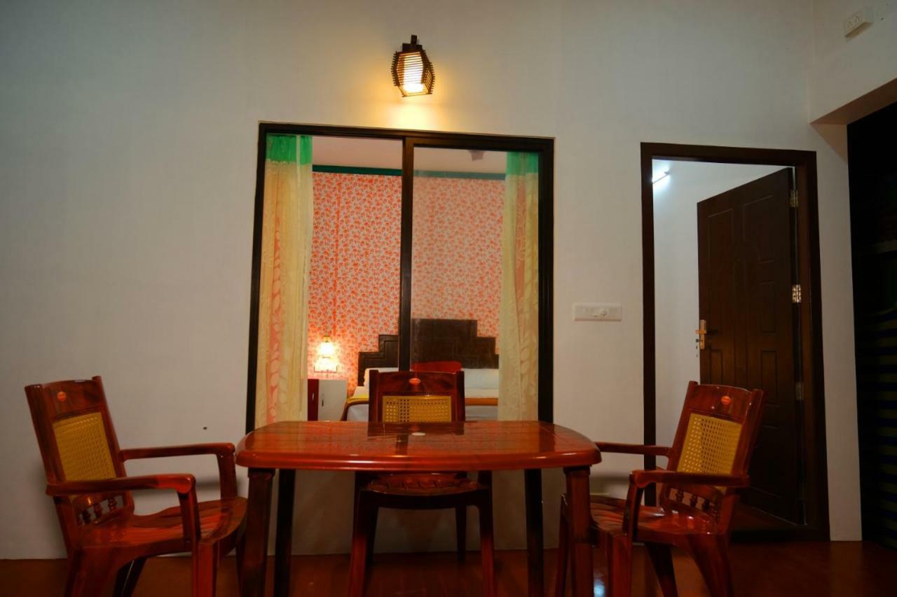 Marari Phoenix Beach Homestay Mararikulam Bagian luar foto