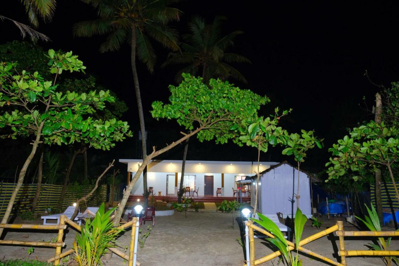 Marari Phoenix Beach Homestay Mararikulam Bagian luar foto