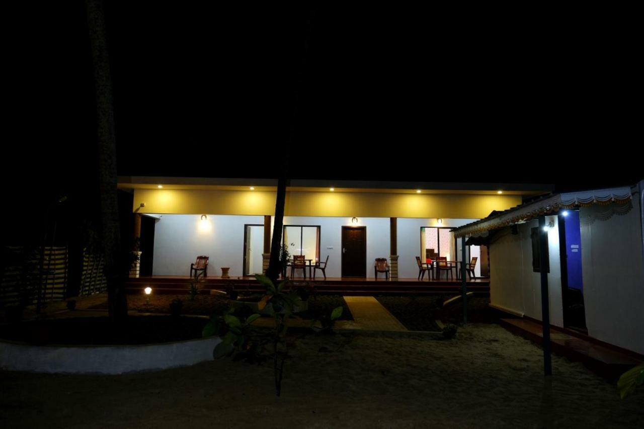 Marari Phoenix Beach Homestay Mararikulam Bagian luar foto